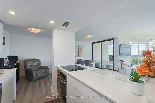 Additional image 13 of 1333 Bloor St Unit 805