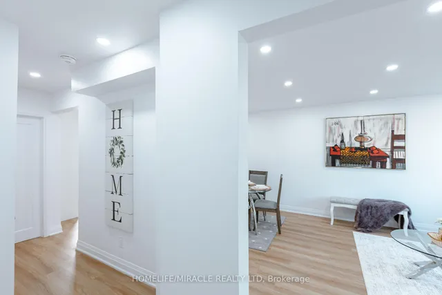 Additional image 4 of 3594 Laddie Cres