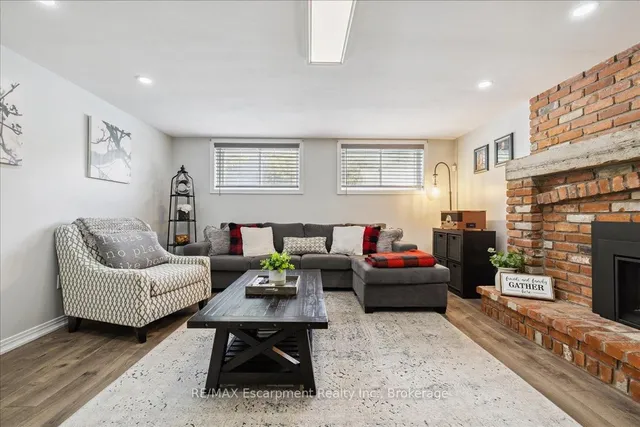 Additional image 32 of 755 Parker Cres