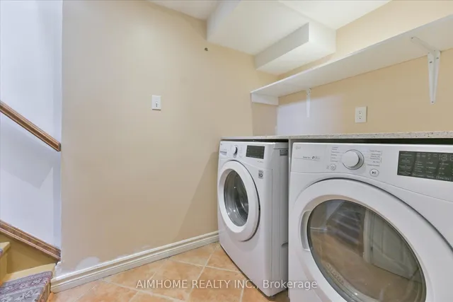 Additional image 20 of 382 Blackthorn Ave