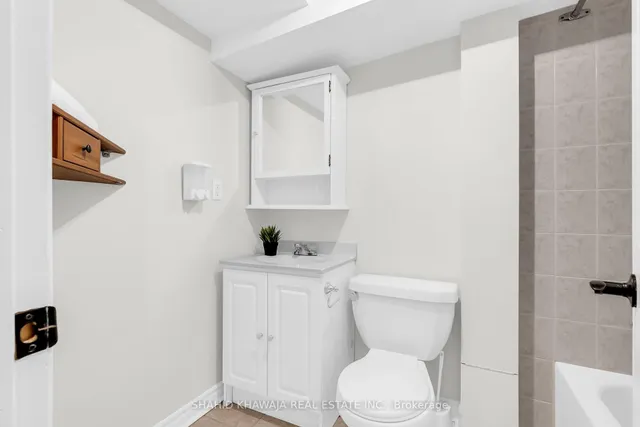 Additional image 31 of 492 Collis Crt