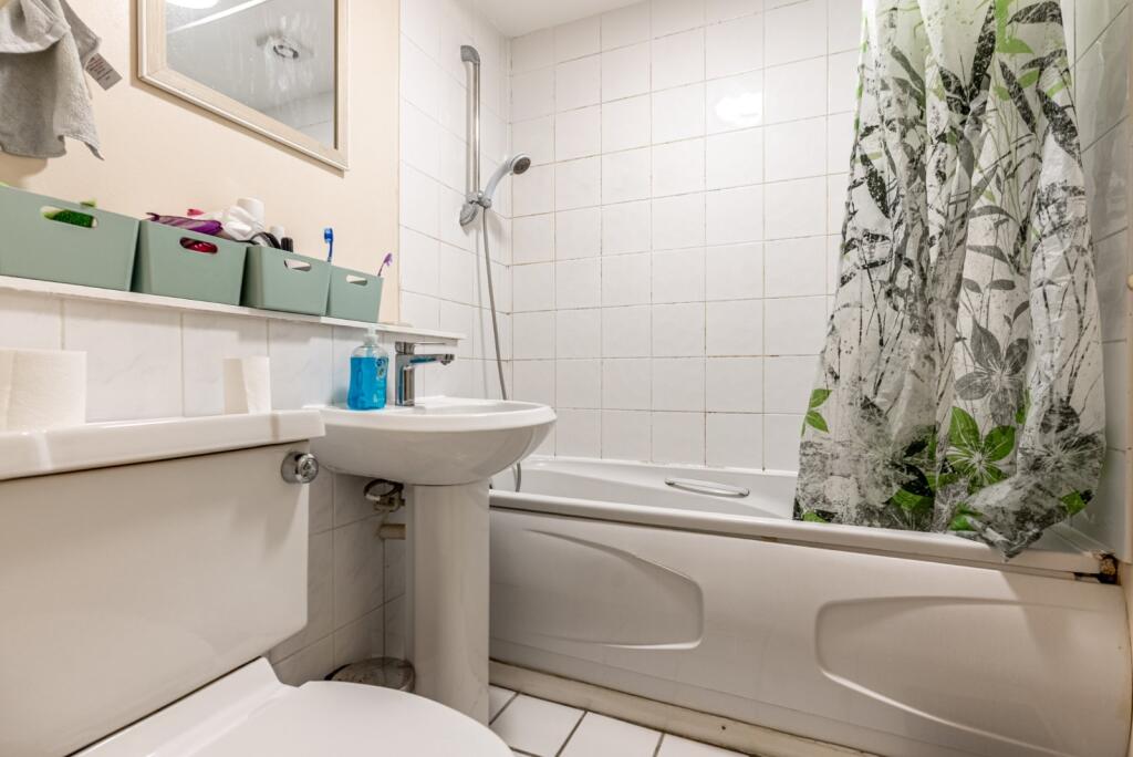 Additional image 8 of Dexter Close, St. Albans, Hertfordshire, AL1