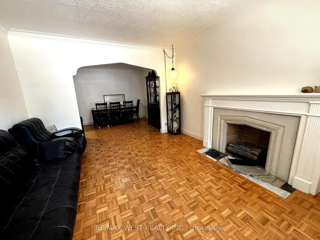 Additional image 4 of 218 Burnhamthorpe Rd