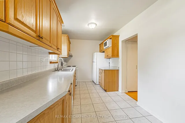 Additional image 12 of 972 Kingsway Dr