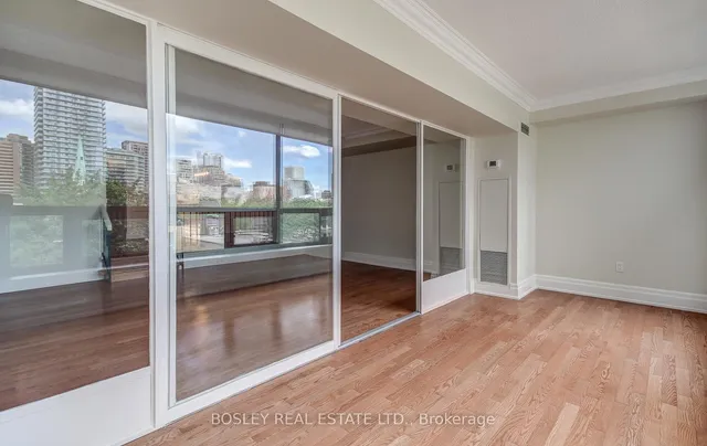 Additional image 21 of 62 Wellesley St Unit 702