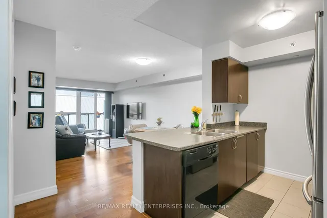 Additional image 8 of 35 Saranac Blvd Unit 411