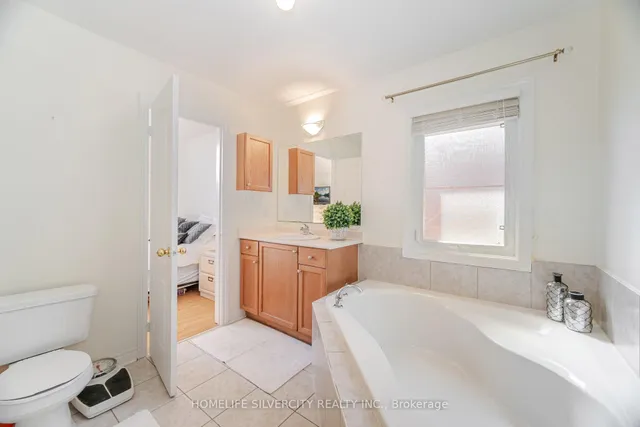 Additional image 20 of 31 Rocky Point Cres