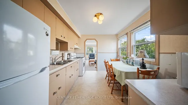 Additional image 13 of 25 East 33rd St