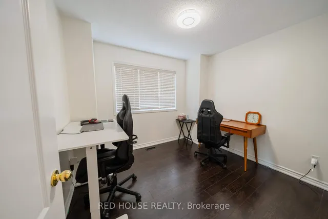 Additional image 34 of 78 Passfield Tr