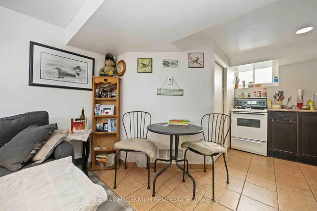 Additional image 30 of 96 Phillip Ave