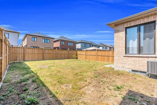 Additional image 44 of 23 Royal Coachman Way