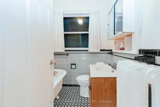 Additional image 28 of 61 St Annes Rd