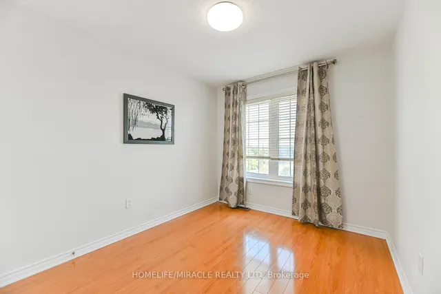 Additional image 41 of 40 Janda Crt