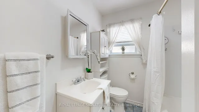 Additional image 19 of 48 Acorn Ave