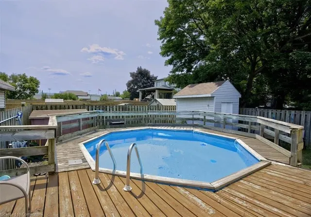 Additional image 39 of 8 Frances Ave