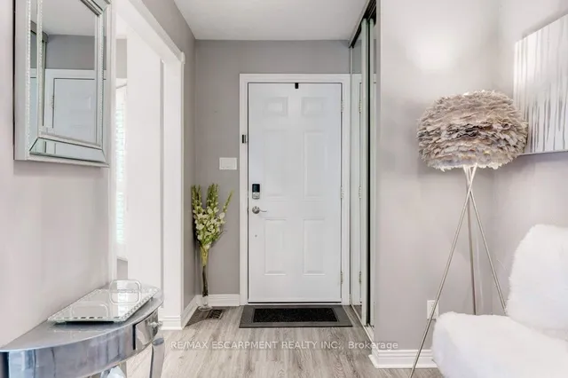 Additional image 23 of 1280 Maple Crossing Blvd Unit 11