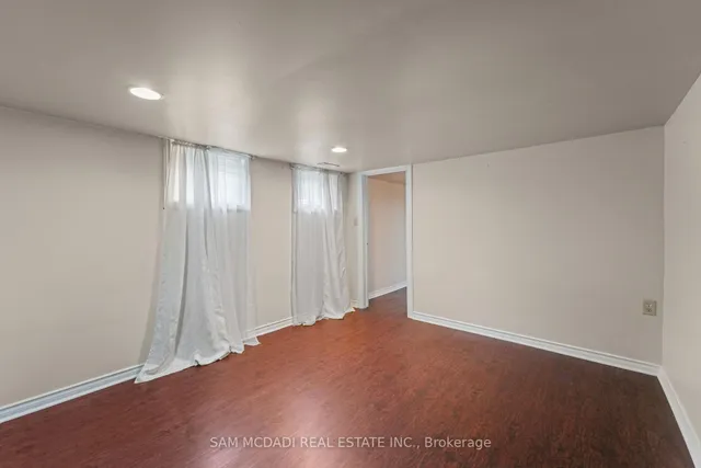 Additional image 31 of 37 Park Blvd
