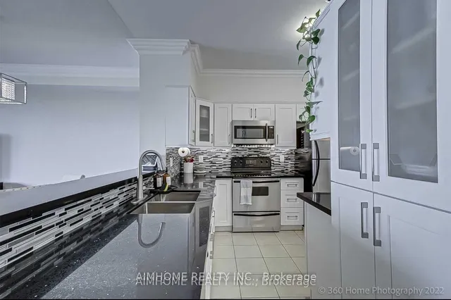 Additional image 3 of 2119 Lakeshore Blvd Unit 607