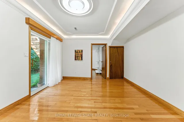 Additional image 38 of 286 LLOYMINN Ave