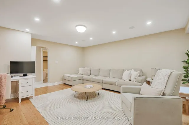 Additional image 19 of 53 Tilden Cres