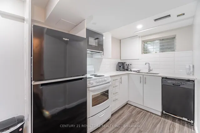 Additional image 37 of 32 Farmington Dr