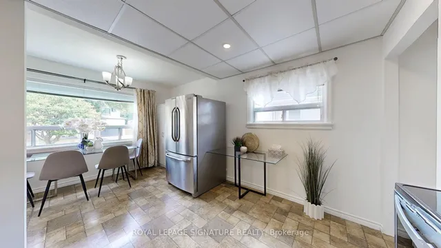 Additional image 10 of 48 Acorn Ave