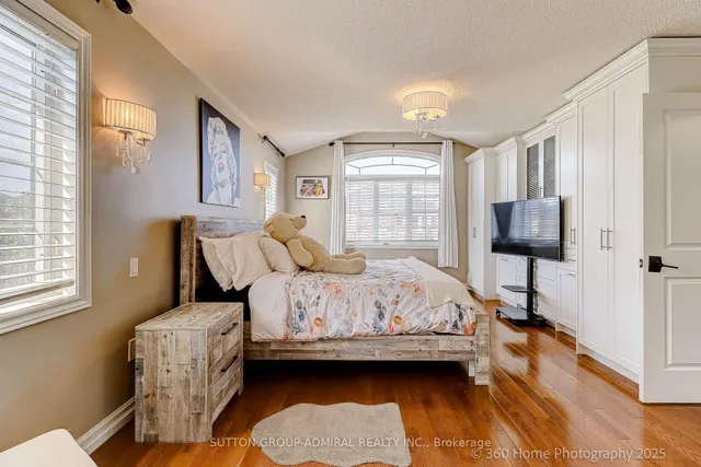 Additional image 15 of 1065 Woodward Ave