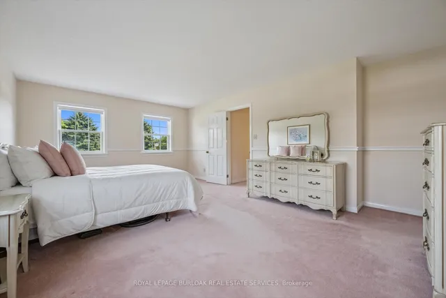 Additional image 30 of 80 Mae Crt