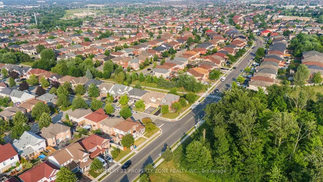 Additional image 35 of 185 Brisdale Dr