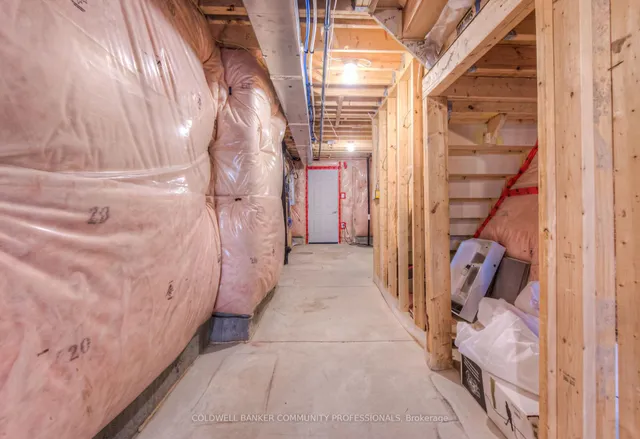 Additional image 40 of 215 Dundas St Unit 38