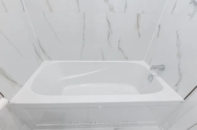 Additional image 30 of 3594 Laddie Cres