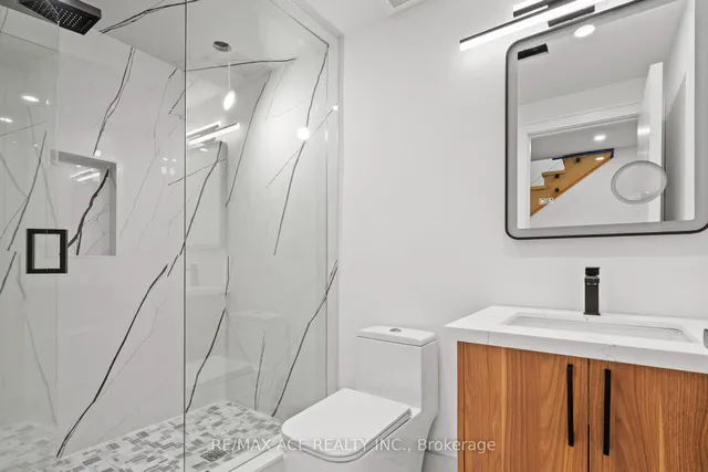 Additional image 35 of 122 Warden Ave