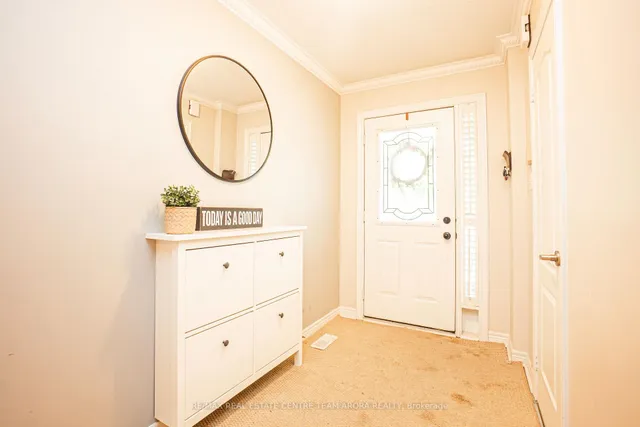 Additional image 4 of 608 Lumberton Cres