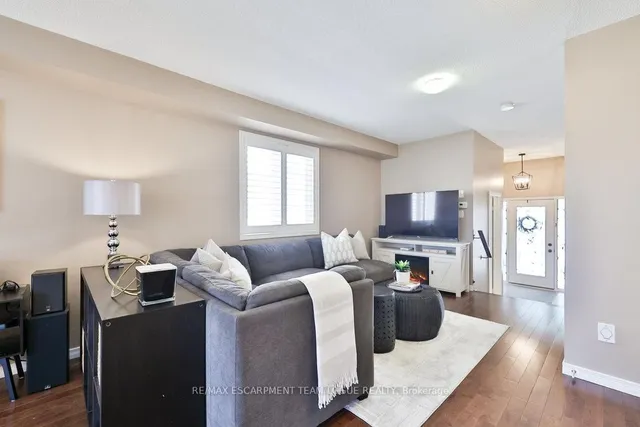 Additional image 6 of 4245 Cole Cres