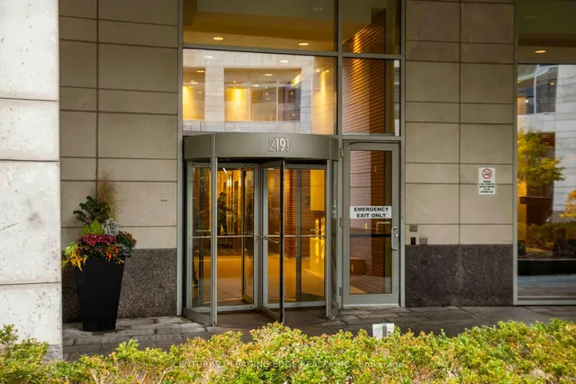 Additional image 5 of 2191 Yonge St Unit L5