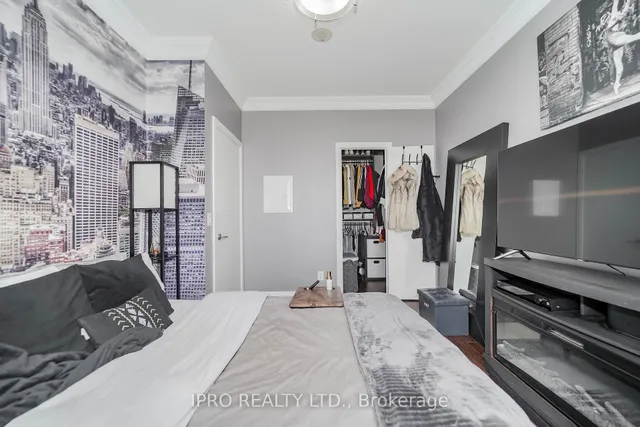 Additional image 10 of 135 Village Green Sq Unit PH21