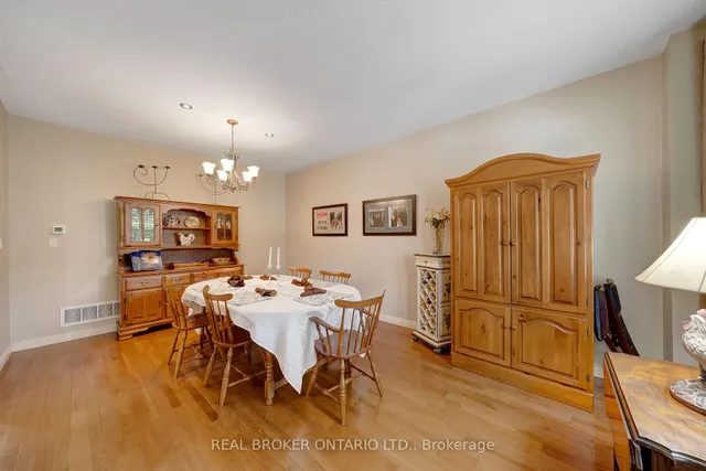 Additional image 6 of 5689 Roseville Crt