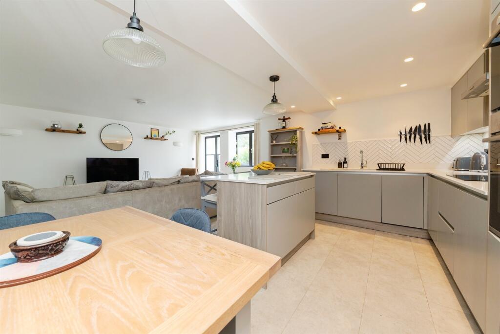 Additional image 5 of Broadwater Road, Welwyn Garden City