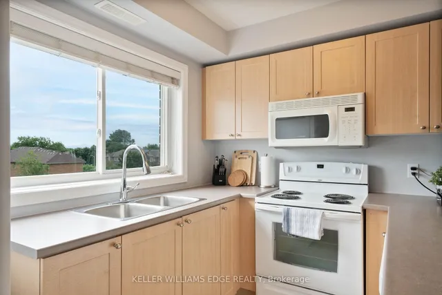 Additional image 13 of 4450 Fairview St Unit 304