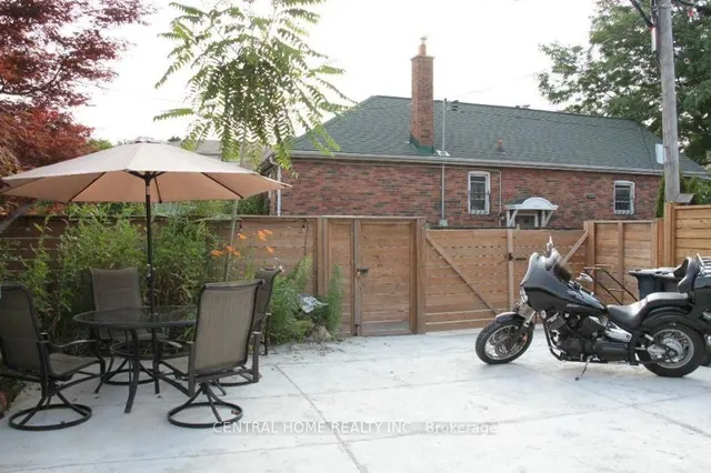 Additional image 30 of 226 Donlands Ave