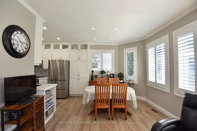 Additional image 13 of 241 SILVERBIRCH Blvd