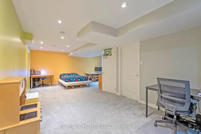 Additional image 25 of 1085 Harrogate Dr Unit 35