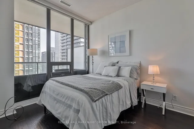 Additional image 16 of 33 Lombard St Unit 2204