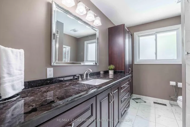 Additional image 24 of 179 Buckingham Dr