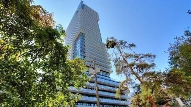 185 Roehampton Ave Unit 301