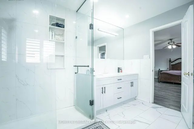 Additional image 29 of 16 Signet Crt