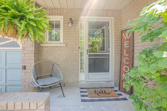 Additional image 2 of 608 Lumberton Cres