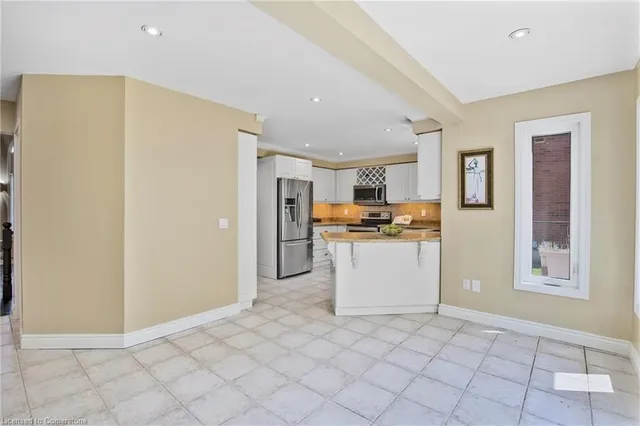 Additional image 20 of 3 Coleman Crt