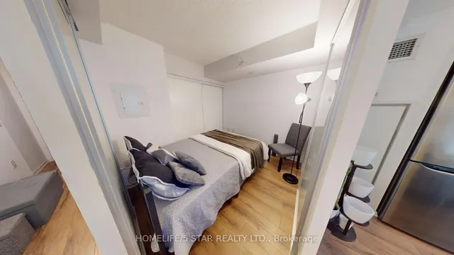 Additional image 7 of 36 LISGAR St Unit 726W