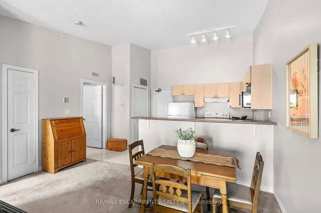 Additional image 9 of 1411 Walker's Line Unit 409